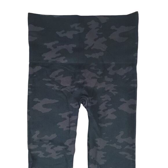 SPANX Look At Me Now Leggings Black Camo - Picture 5 of 9